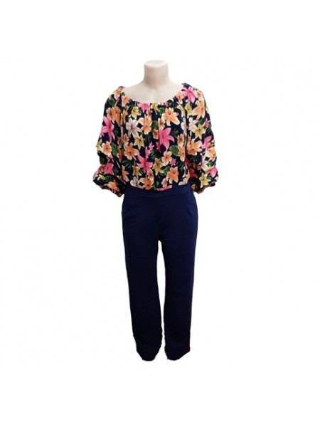 Fashionable Jumpsuit With Floral Top Styled for The Office/Business Casual.